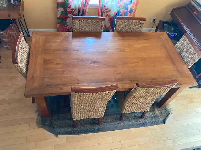 Teak / Ratten Bentar Dining Table with 6 Chairs in Dining Tables & Sets in City of Toronto - Image 2