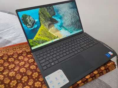 ***LAPTOP ***DELL INSPIRON 3530 ***INTEL i7, 13th GEN **T/SCREEN, View more