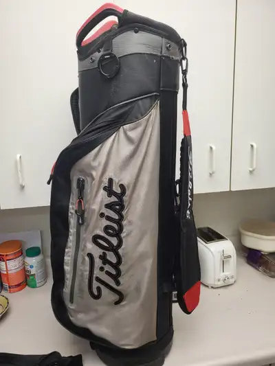 Titleist 7 cart bag with raincover, View more
