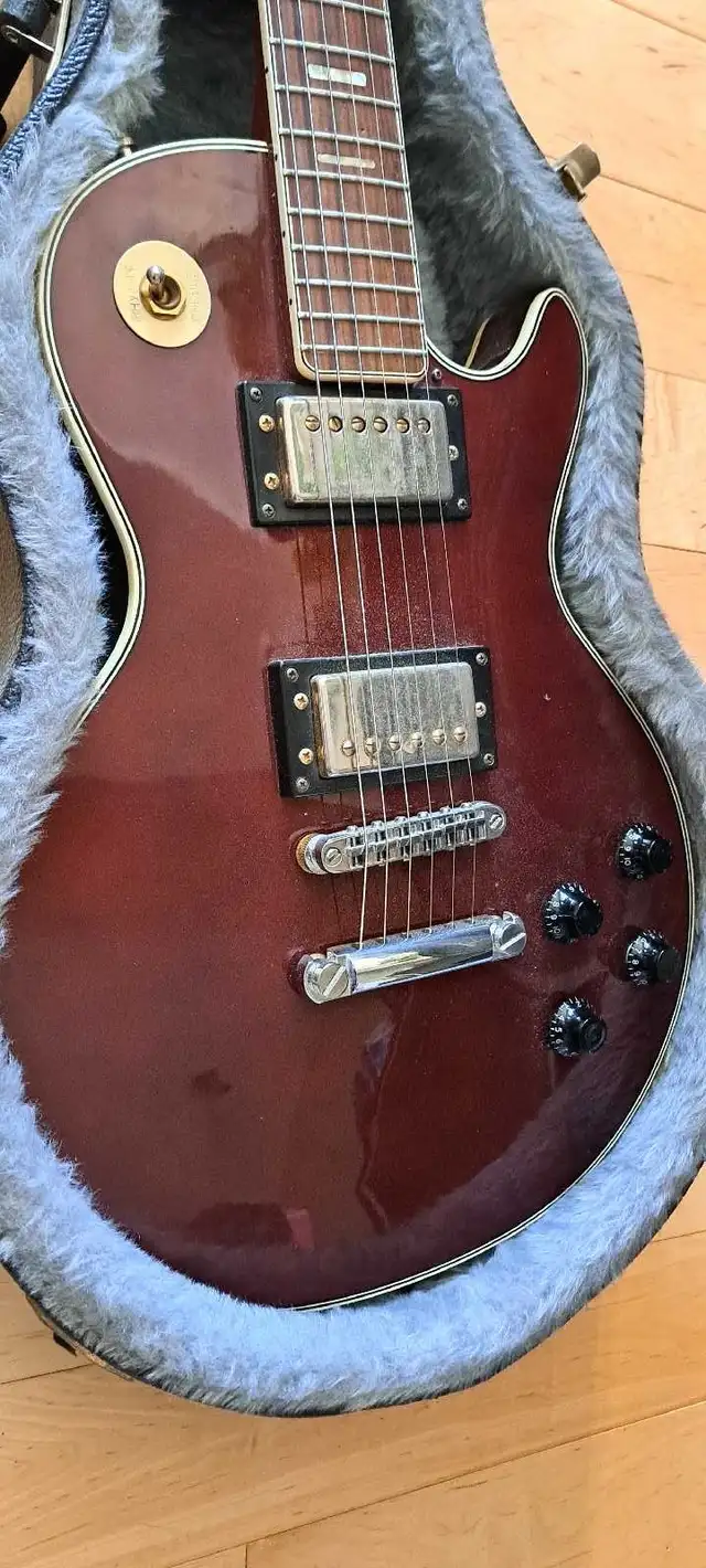 70s MIJ lawsuit era Les Paul in Guitars in Ottawa - Image 3