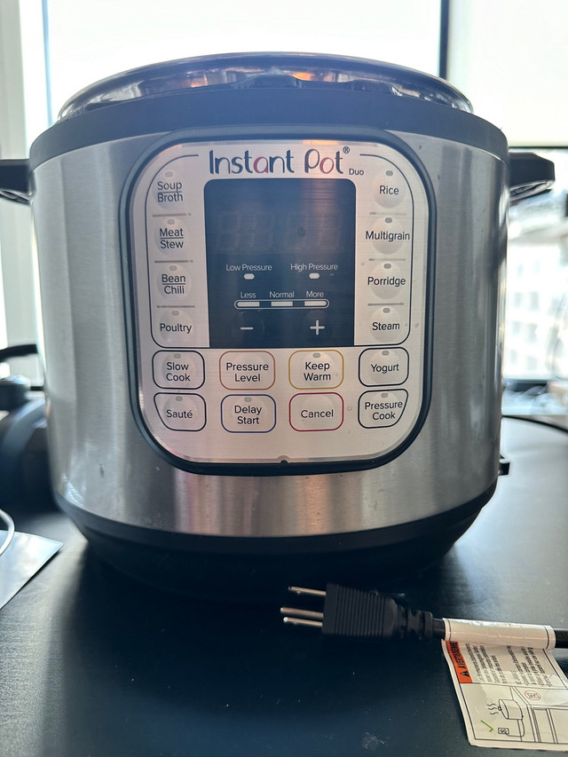 Instant Pot 7 in 1 Duo Multi-Cooker ( 6 Quartz) in Microwaves & Cookers in City of Toronto - Image 2