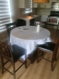 dining set for sale four chairs used like new only 150 dollars o