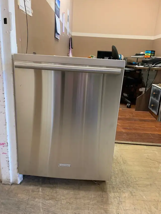 SALE!  Fridge Stove Dishwasher Washer Dryer 1 YR WARRANTY in Refrigerators in Mississauga / Peel Region - Image 5