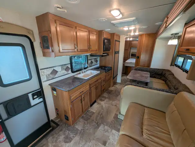 2016 Ford Jayco Redhawk 29XK in RVs & Motorhomes in Kelowna - Image 8