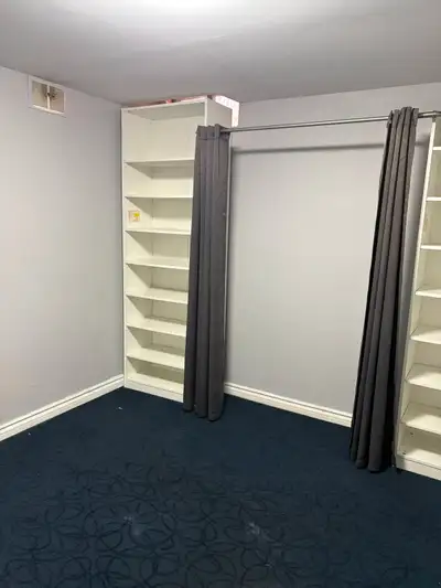 One room available in a shared basement – Available September 1 (Mississauga – Britannia & Tenth Lin...