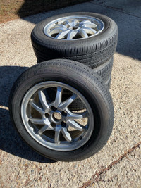 P205/60R16 Tires on Toyota Prius Wheels