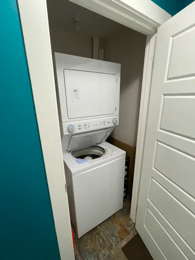 Furnished one-bedroom condo in City Park - includes utilities in Long Term Rentals in Saskatoon - Image 9
