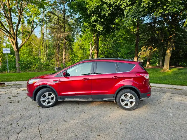 2015 Ford Escape in Cars & Trucks in Hamilton - Image 2