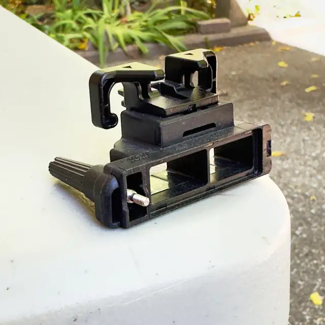 Canon EOS 5D Mark IV Cable Bracket Clip64529143682690122