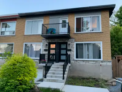 5 1/2 haut duplex à louer, Pierrefonds Est