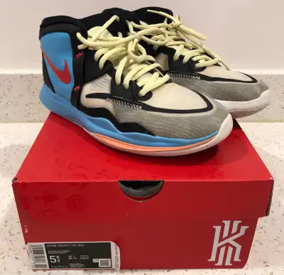 Kyrie Infinity SE (GS) Size 5.5, View more