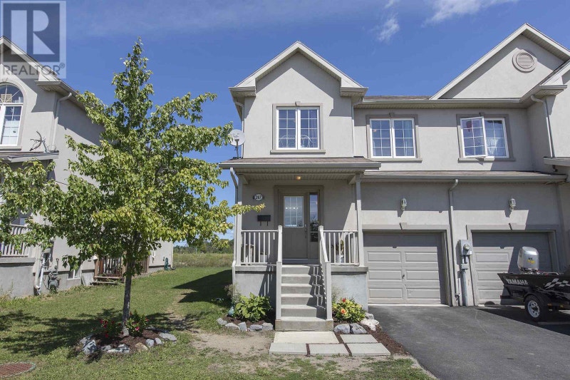 UTILITIES INCLUDED 4 Bedroom 2.5 bath Townhouse JULY 1ST Long