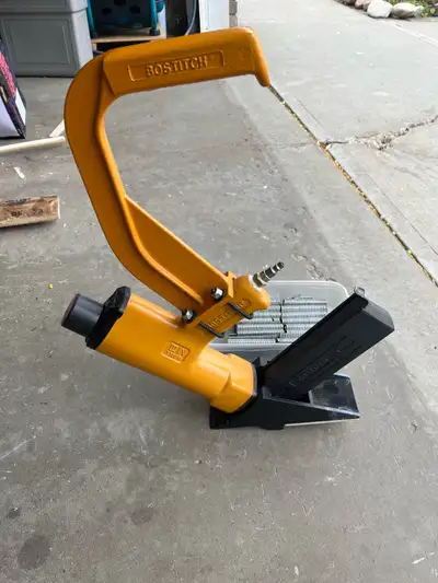 Very good condition Bostitch model M3 flooring stapler It comes with some staples Used it for one ti...