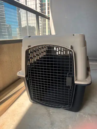 Used Extra large Dog crate Size: 63cm(W) x 92cm(L) x 67cm(H)