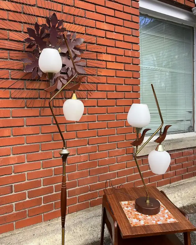 Awesome pair of mid century modern lamps 1960 Majestic Style in Indoor Lighting & Fans in City of Montréal - Image 3