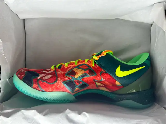 NIKE KOBE 8 PROTRO WHAT THE SIZE 11 in Men's Shoes in City of Toronto - Image 4