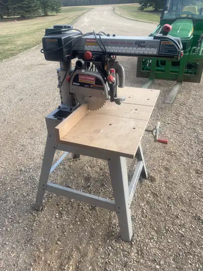 10” radial arm saw. Barley used, great condition. No longer have a use for it. Pick up at Naicam, SK...
