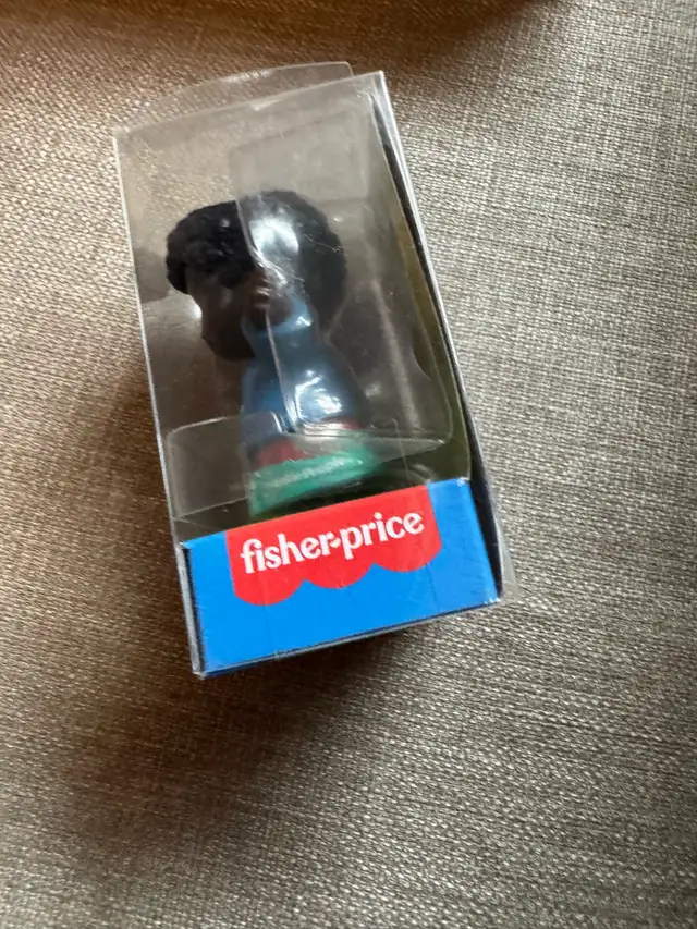 Fisher price little people figure with Saturn shirt - new! in Toys & Games in Ottawa - Image 3