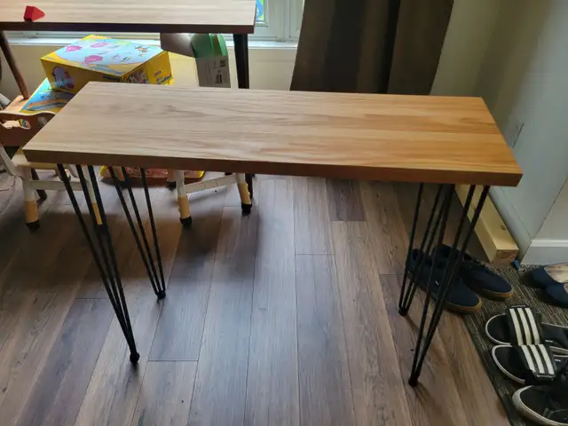 oak  entry way table or kitchen side table in Other Tables in Oshawa / Durham Region - Image 6