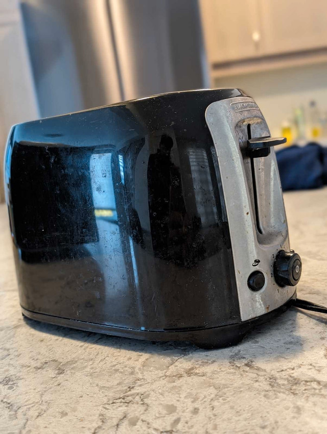 Black and Decker Toaster - Priced to sell in Toasters & Toaster Ovens in Markham / York Region