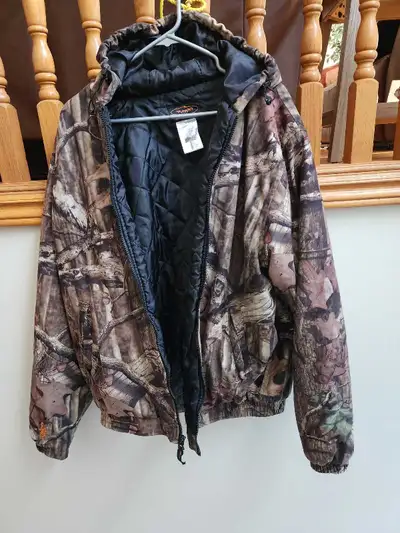 Yukon gear insulated jacket for October to November weather, size large and water resistant. Retired...