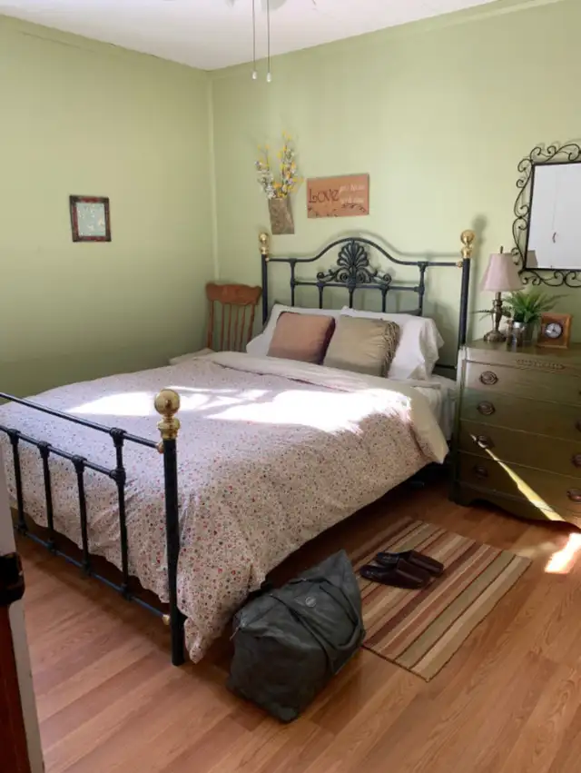 Scenic 3bdrm Cottage for Rent on Lake in Haliburton in Ontario in Canada - Image 5