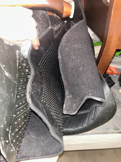 For 2009-2023 Ram CREW CAB Mats and Carpets and bins and a cupholder for the door. $50