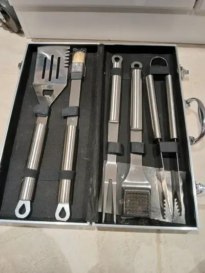 5 PIECE BBQ SET - new in case, View more