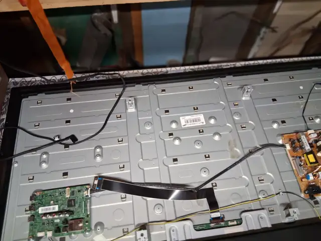 Samsung 55" 1080p Led tv,  - needs part in TVs in City of Montréal - Image 4