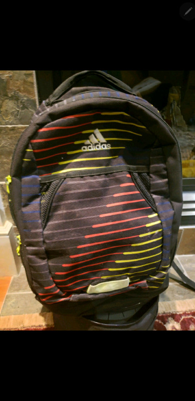 Sacs à dos, sacs de sport / schoolbags, backpacks, gym bags dans Hommes  à Laval/Rive Nord - Image 3