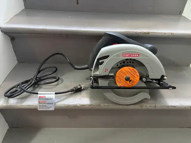 CRAFTSMAN CIRCULAR SAW in Power Tools in London - Image 2