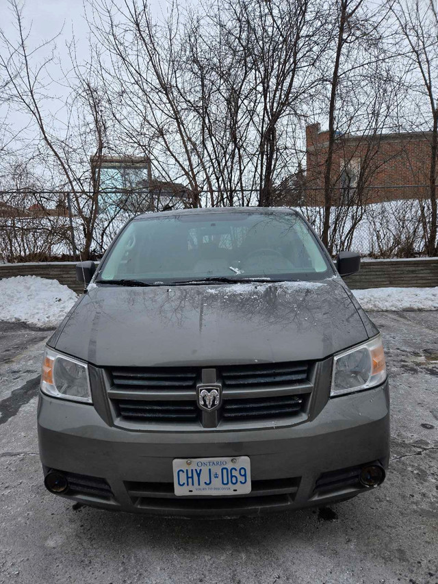 2009 Dodge Grand Caravan 106km Clean title  in Cars & Trucks in Oshawa / Durham Region - Image 4