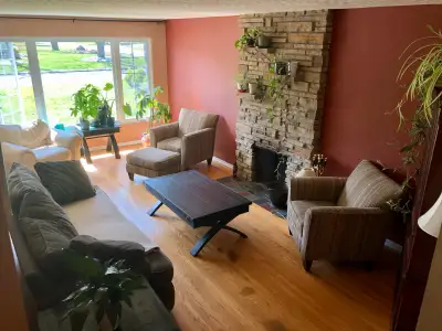 Roommates Wanted – Women Only I have two spacious rooms available for rent in a centrally located ho...