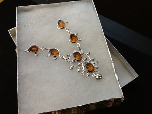925 Silver and Citrine Necklace in Jewellery & Watches in Chilliwack - Image 2