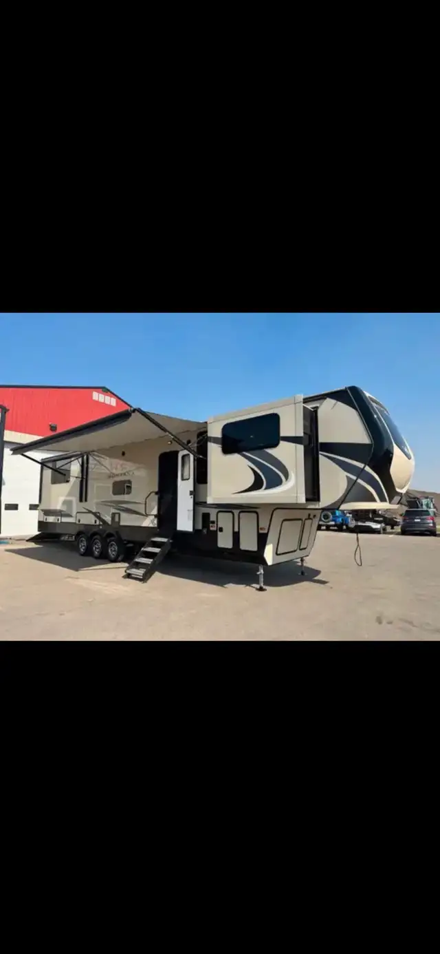  2019 MONTANA HIGH COUNTRY  in Travel Trailers & Campers in Regina - Image 3
