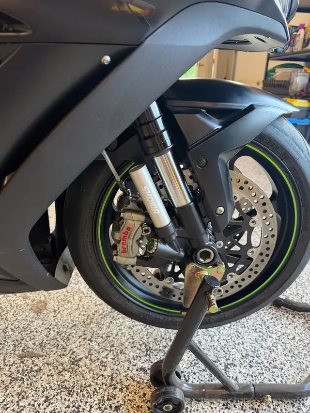 2018 Kawasaki zx10rr in Sport Bikes in Thunder Bay - Image 8