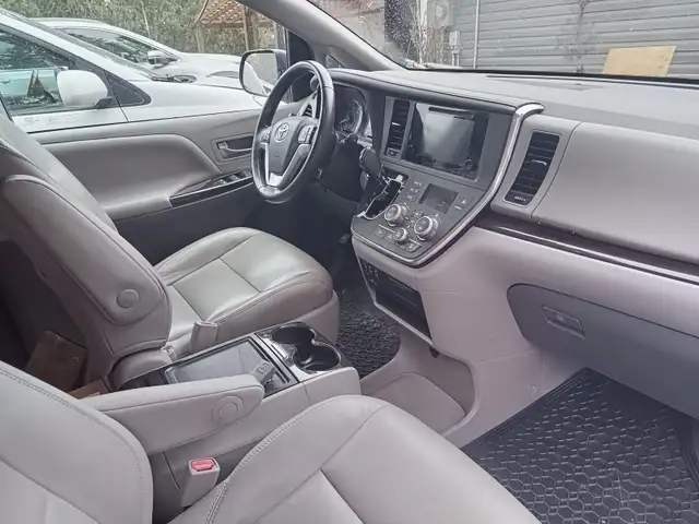 SIENNA AWD 2017 XLT FULL LOAD437917416382146561