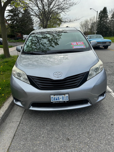 2013 Toyota Sienna LE $11000 today 