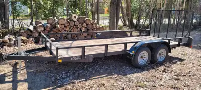 Remorque utilisé pour transporter un tracteur john deere 1025R. Remorque utilisé 5 fois et fait moin...