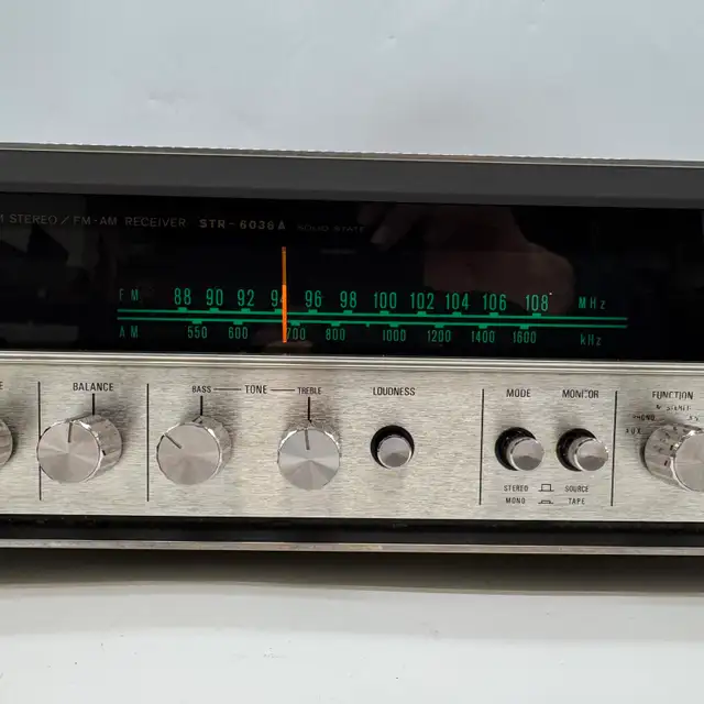 Vintage Sony STR-6036A FM/AM Stereo Receiver Tested Working Japa in Stereo Systems & Home Theatre in City of Toronto - Image 4