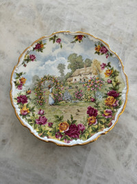 Old country roses 25 th anniversary plate. 