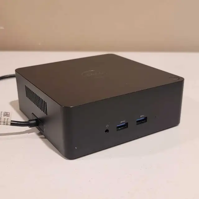 Dell Thunderbolt Dock in Laptop Accessories in Cambridge - Image 3