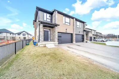 ✨ STUNNING SEMI-DETACHED HOME IN KITCHENER – A MUST-SEE! ✨ Nestled in the highly desirable Otterbein...