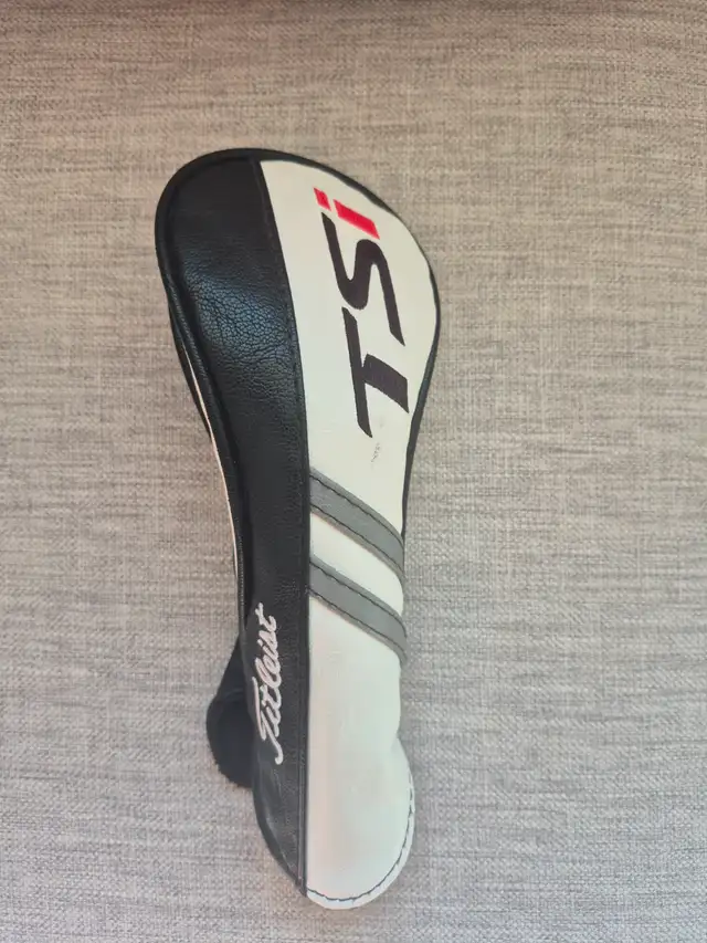 Titleist Tsi3 Hybrid - 18 Degree, X Stiff Shaft in Golf in Oakville / Halton Region - Image 7