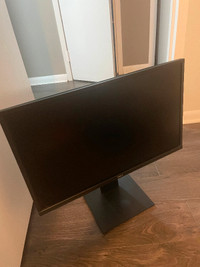 monitor with built in speaker! excellent condition monitor