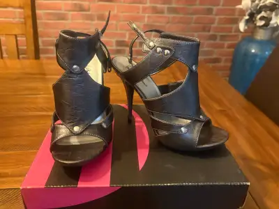 women’s shoes, View more