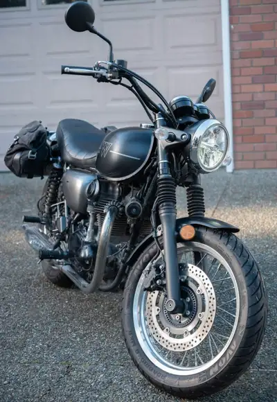 2019 Kawasaki W Motorcycle Great bike. Super reliable. Used as a commuter but since moving to Vic ha...