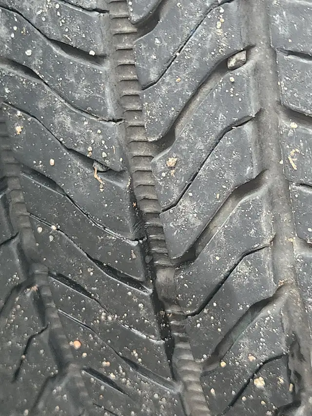 Bridgestone tires good used. in Tires & Rims in Kawartha Lakes - Image 4