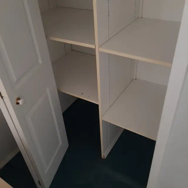 (Available now) Large Private Room for Rent/Driveway Parking/NW in Room Rentals & Roommates in Calgary - Image 7