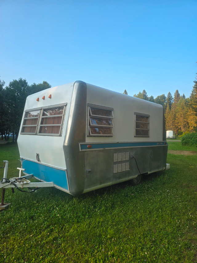 Bluebird camper in Travel Trailers & Campers in North Bay - Image 4